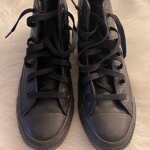 Converse Chuck Taylor Hi Leather/ Preowned